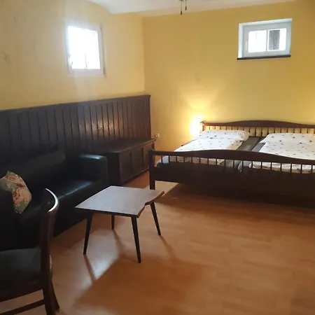 Apartment Schlossgut Franken - Doppelzimmer Scholarenstube *